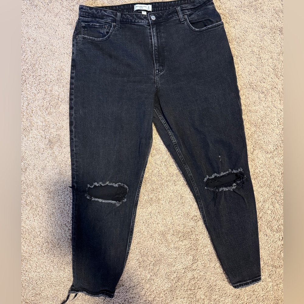 Curve Love Abercrombie & Fitch jean. “The Mom” style. Size 33(16)